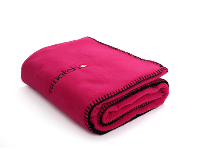 COPERTA IN PILE CON RICAMO