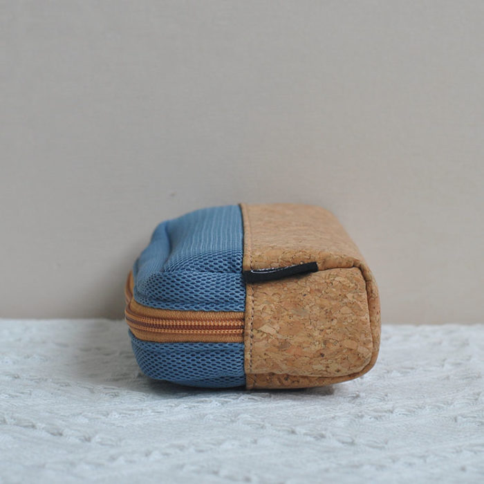 BEAUTY CASE IN SUGHERO E MESH - immagine 2