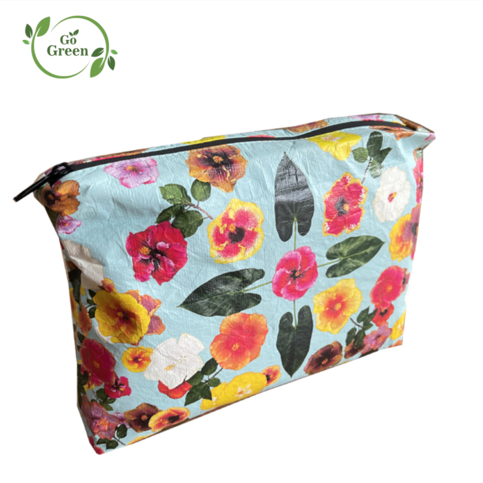 BEAUTY CASE IN TYVEK